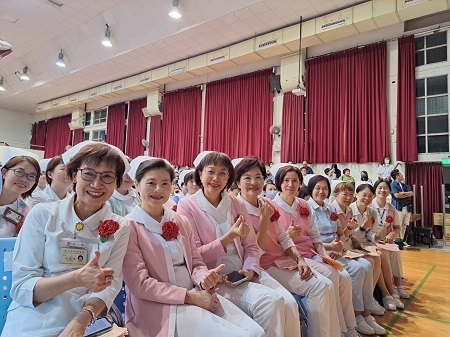 康寧護理金字招牌 學子加冠傳承護理使命 期勉未來成為穩定社會重要力量
