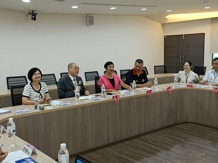 陳校長及學校行政主管與退輔會同仁交流