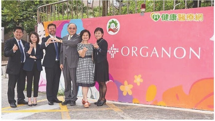 康寧大學攜手歐嘉隆 巨幅彩繪牆關注多元性別健康